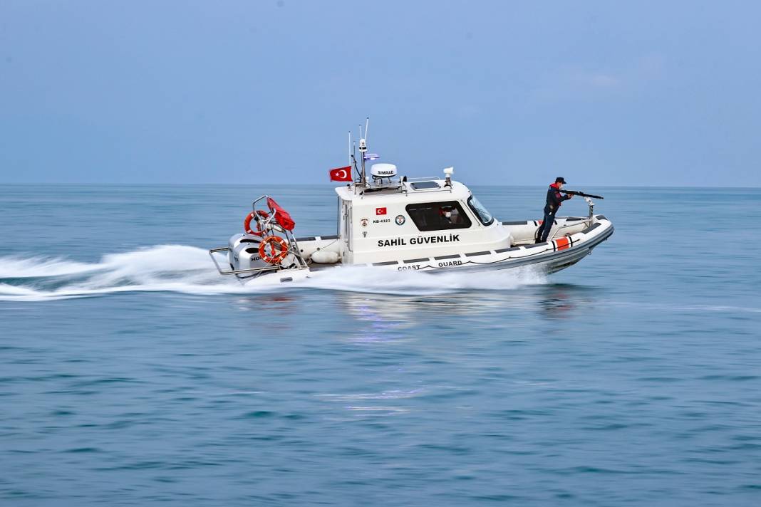 Sahil Güvenlik Komutanlığı ekipleri Van Gölü'nde 24 saat görevde 3