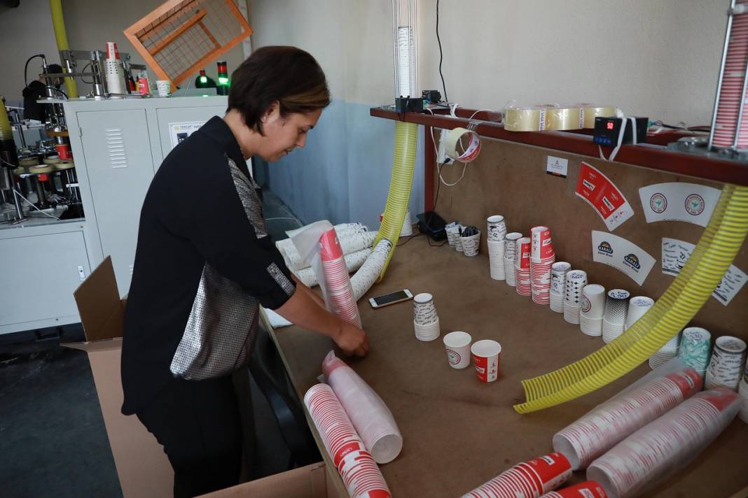Kadın girişimciler KOSGEB desteği ile Rize'nin ilk karton bardak atölyesini kurdu 8