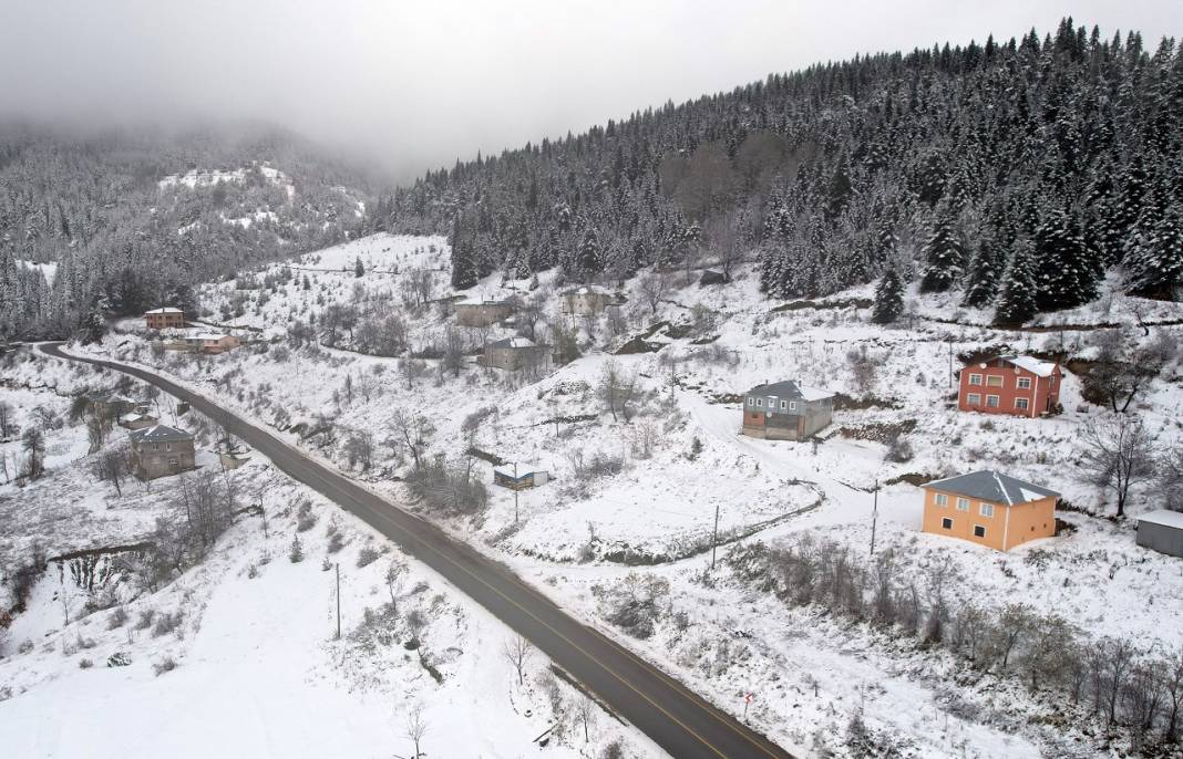 Bozkurt ilçesinin yüksek kesimleri karla kaplandı 12