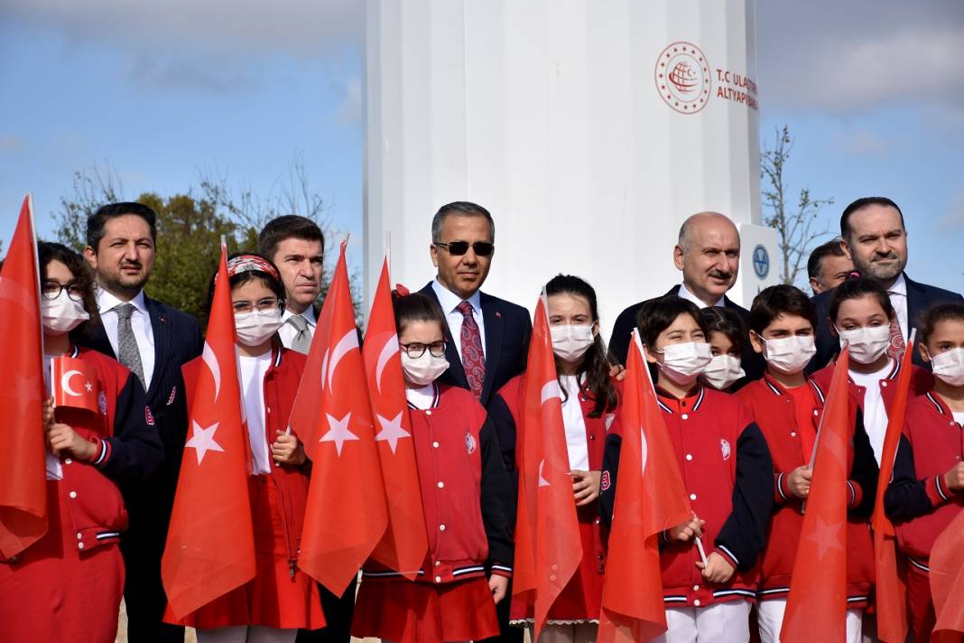 Türkiye'nin en uzun bayrak direklerine Türk bayrağı çekildi 8