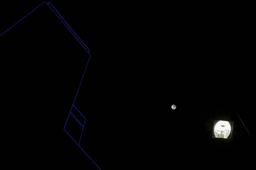 6 asrın en uzun Ay Tutulması'nda dünyadan kareler 1