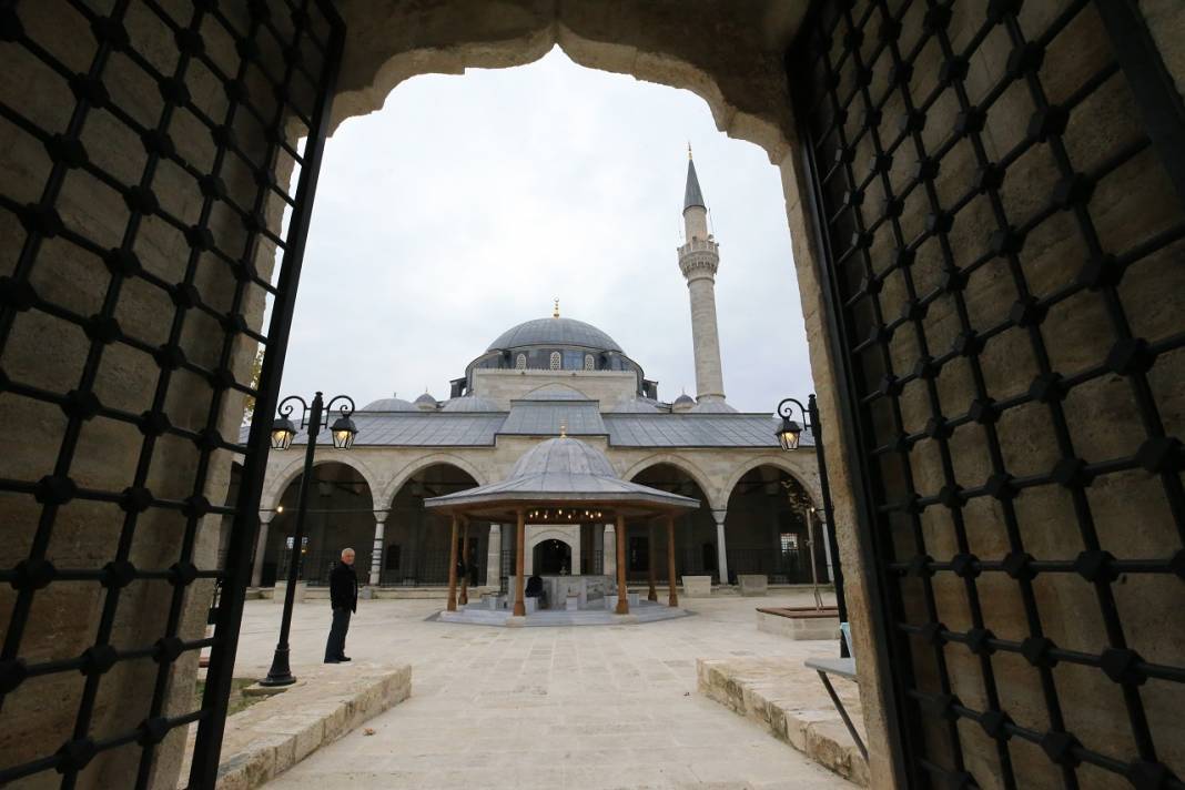 'Selimiye'nin provası' niteliği taşıyan tarihi cami restorasyon sonrası ibadete açıldı 1