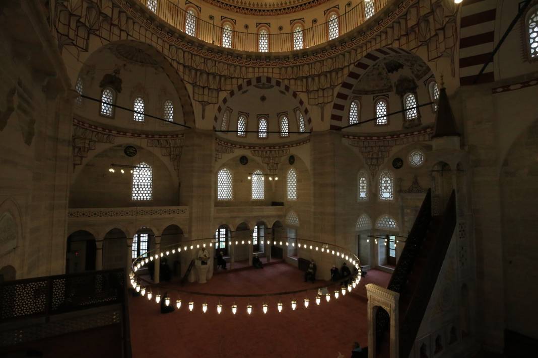 'Selimiye'nin provası' niteliği taşıyan tarihi cami restorasyon sonrası ibadete açıldı 3