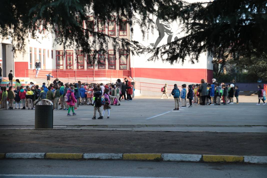 Öğrenciler ara tatilin ardından ders başı yaptı 11
