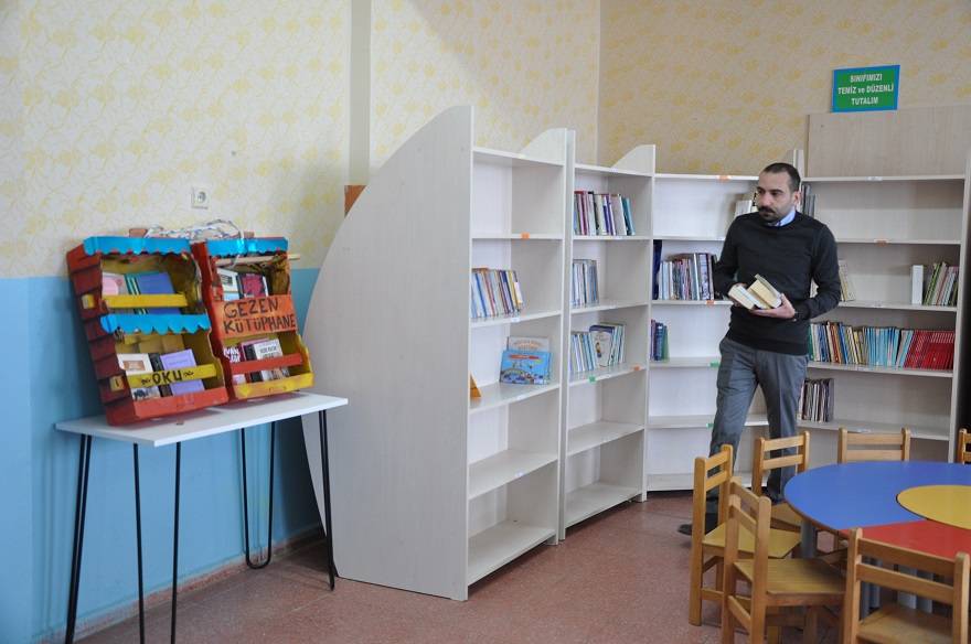 Öğretmenler 'eşekli kütüphane' ile vatandaşları kitapla buluşturuyor 5