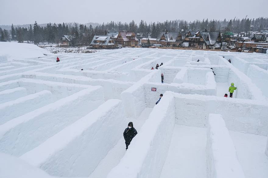 Dünyanın en büyük kar labirenti ziyaretçilerini ağırlıyor 11