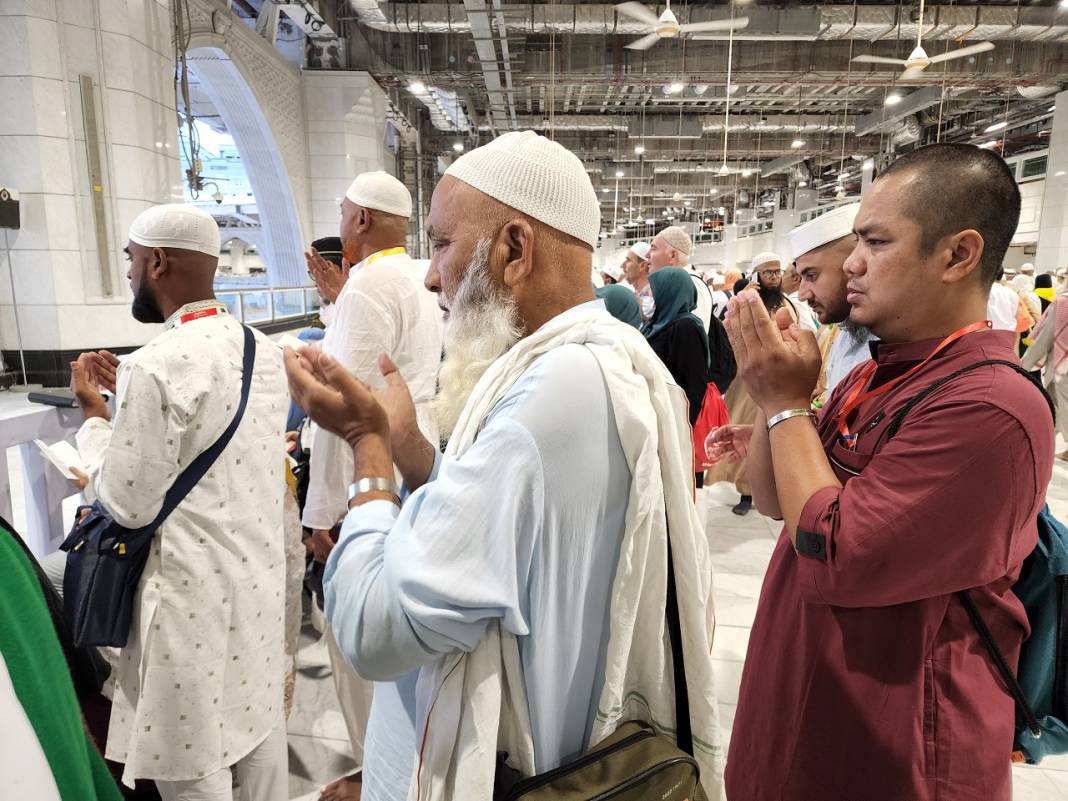 Mekke'ye ulaşan hacı adayları ibadetlerine başladı 13
