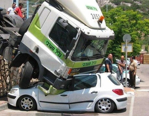 Dünyanın en ilginç trafik kazaları 4