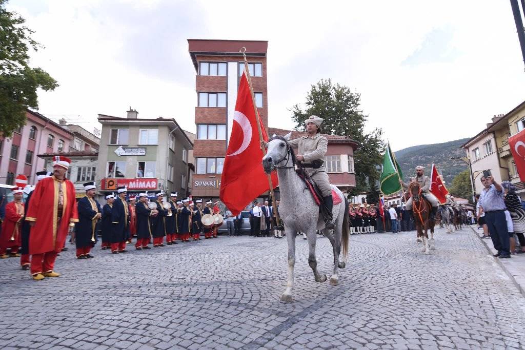 Bakan Akar Akşehir Onur Günü etkinliklerine katıldı 12