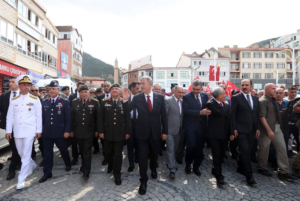 Bakan Akar Akşehir Onur Günü etkinliklerine katıldı 16