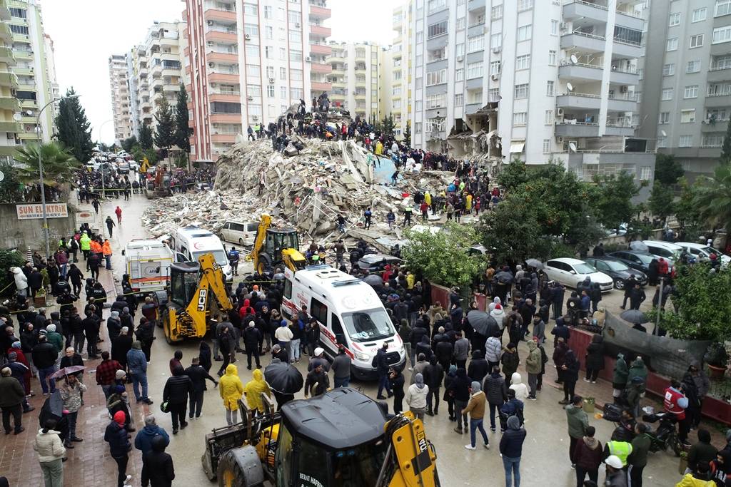 Kahramanmaraş'ta 7,7 ve 7,6'lık deprem 10