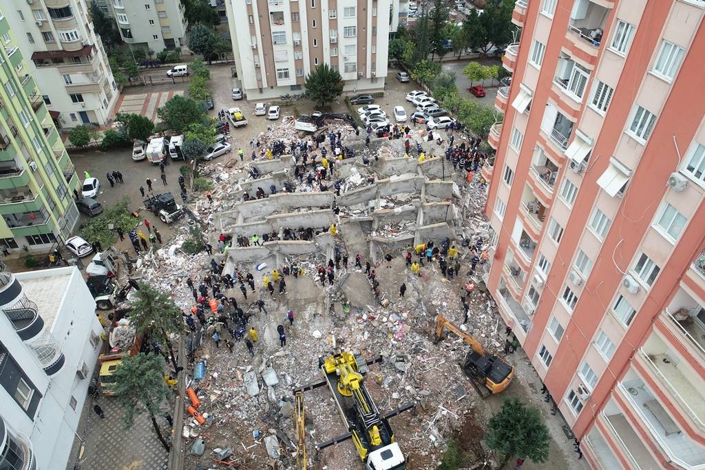 Kahramanmaraş'ta 7,7 ve 7,6'lık deprem 12