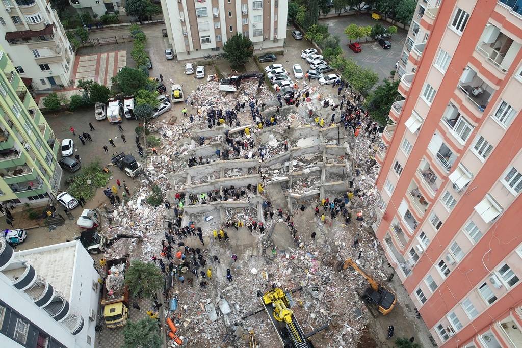 Kahramanmaraş'ta 7,7 ve 7,6'lık deprem 13