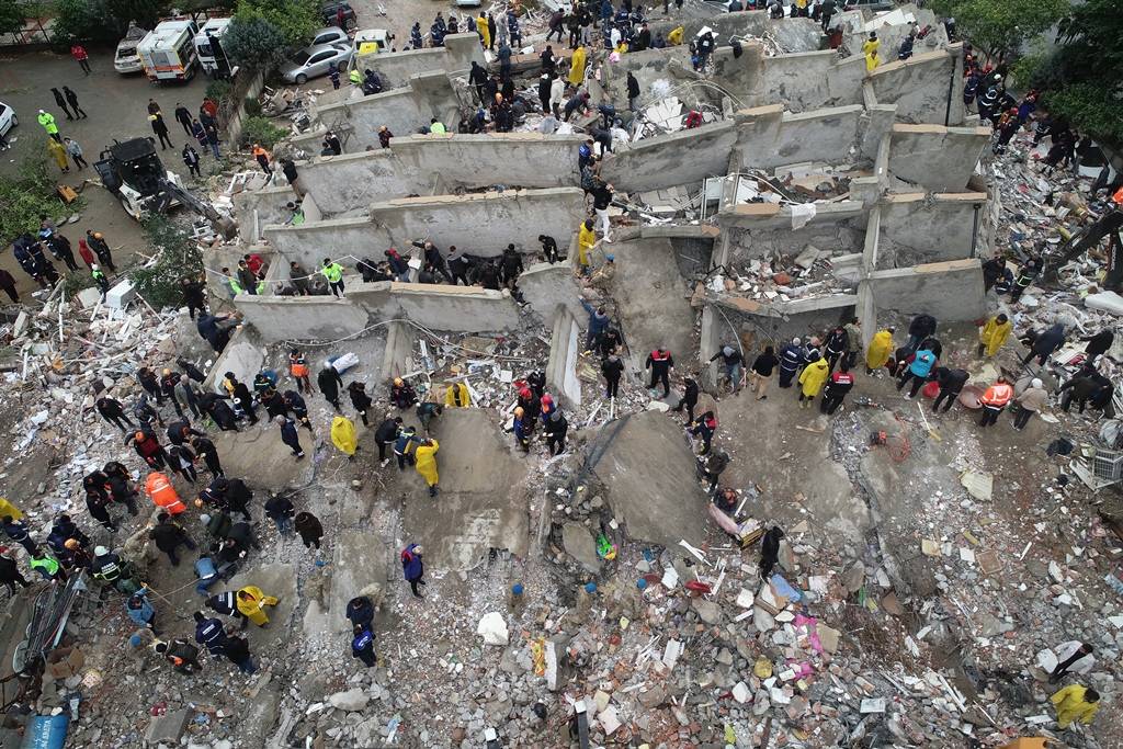Kahramanmaraş'ta 7,7 ve 7,6'lık deprem 15