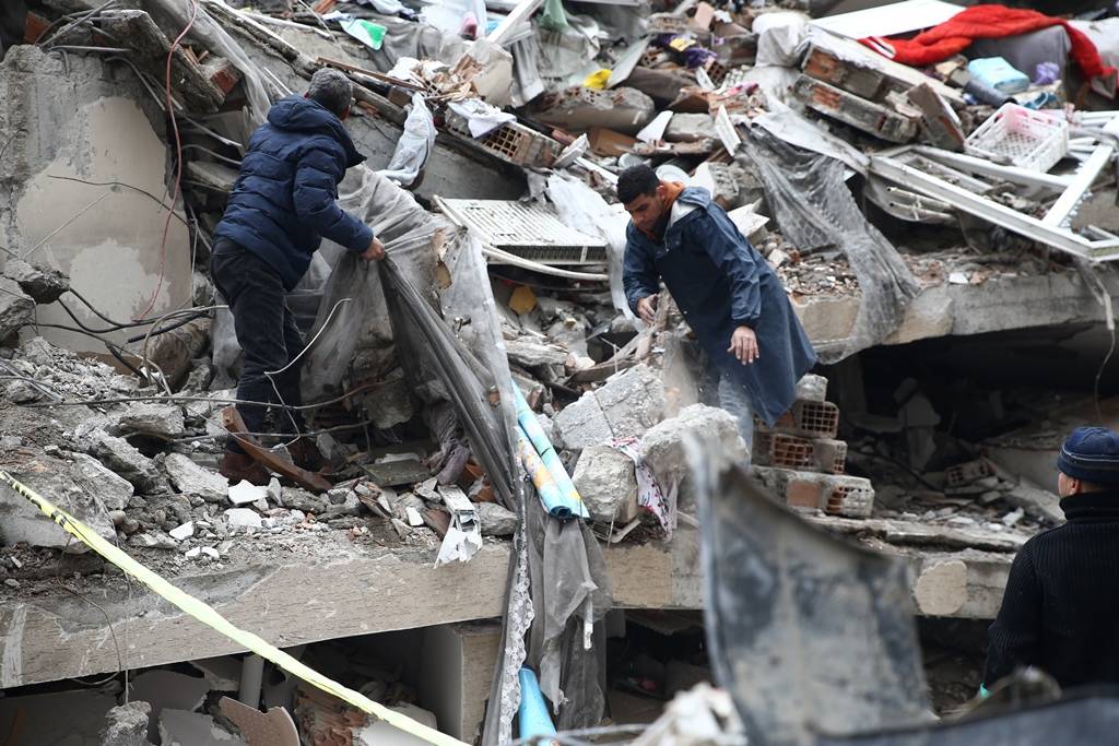 Kahramanmaraş'ta 7,7 ve 7,6'lık deprem 37