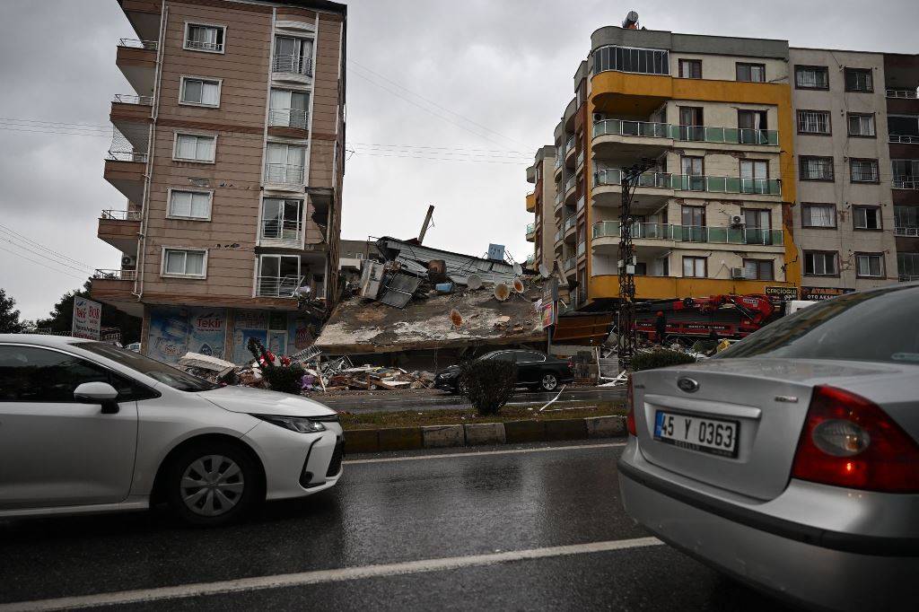 Kahramanmaraş'ta 7,7 ve 7,6'lık deprem 43