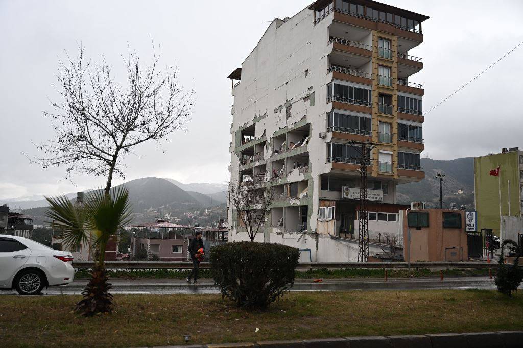 Kahramanmaraş'ta 7,7 ve 7,6'lık deprem 44