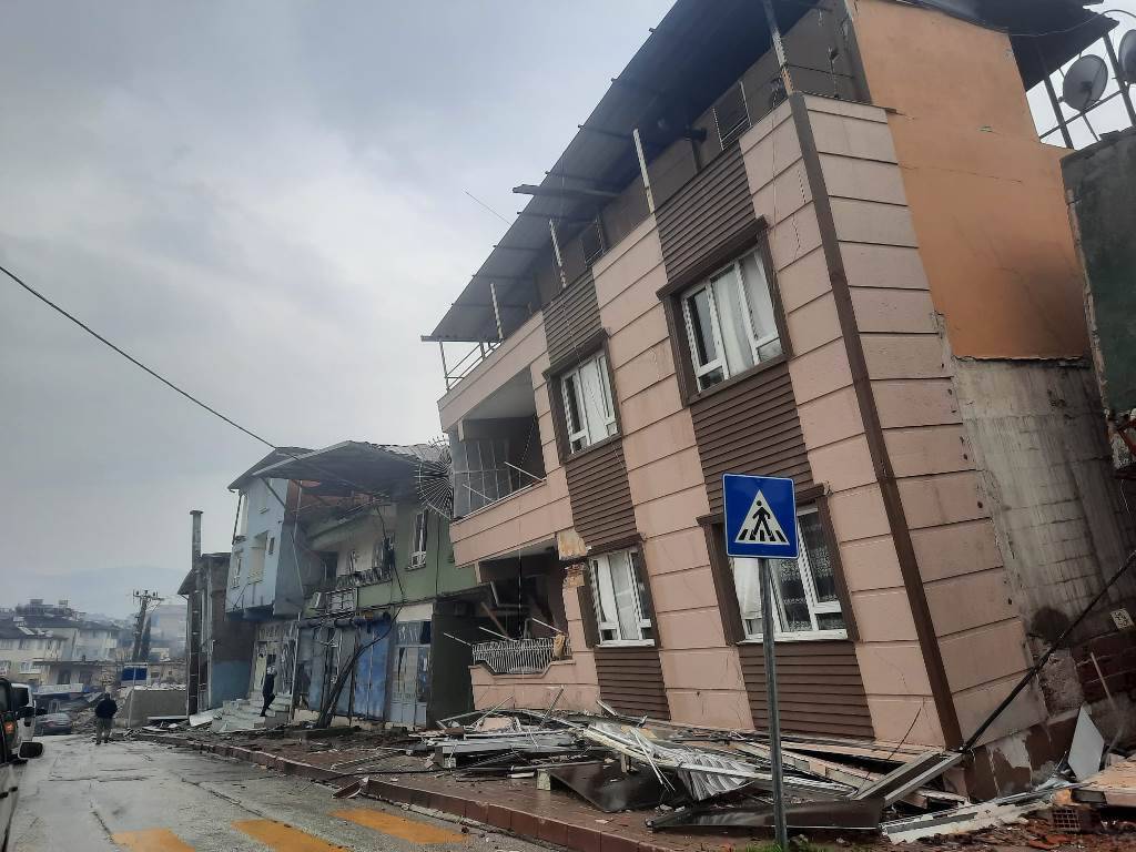 Kahramanmaraş'ta 7,7 ve 7,6'lık deprem 48