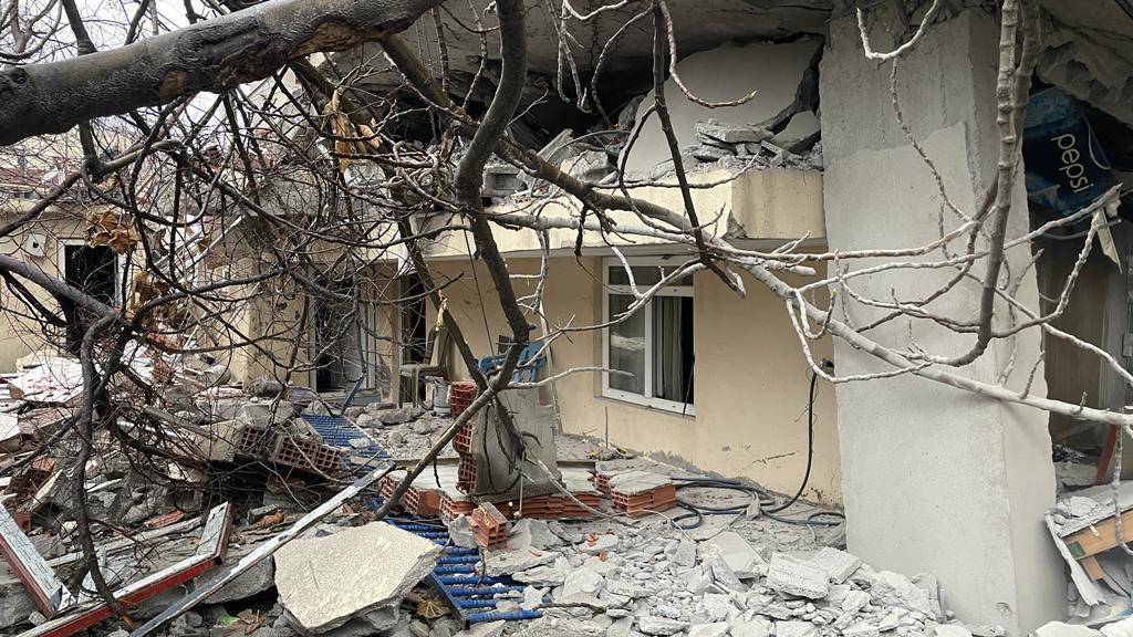 Kahramanmaraş'ta 7,7 ve 7,6'lık deprem 8