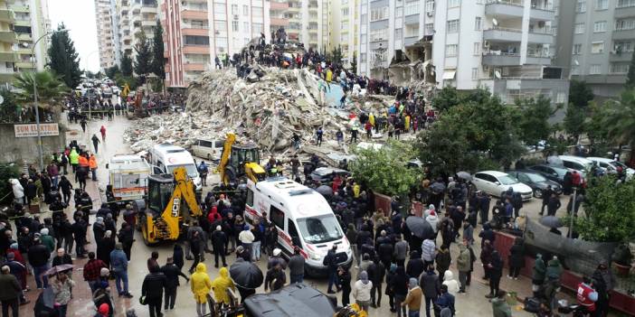 Kahramanmaraş'ta 7,7 ve 7,6'lık deprem
