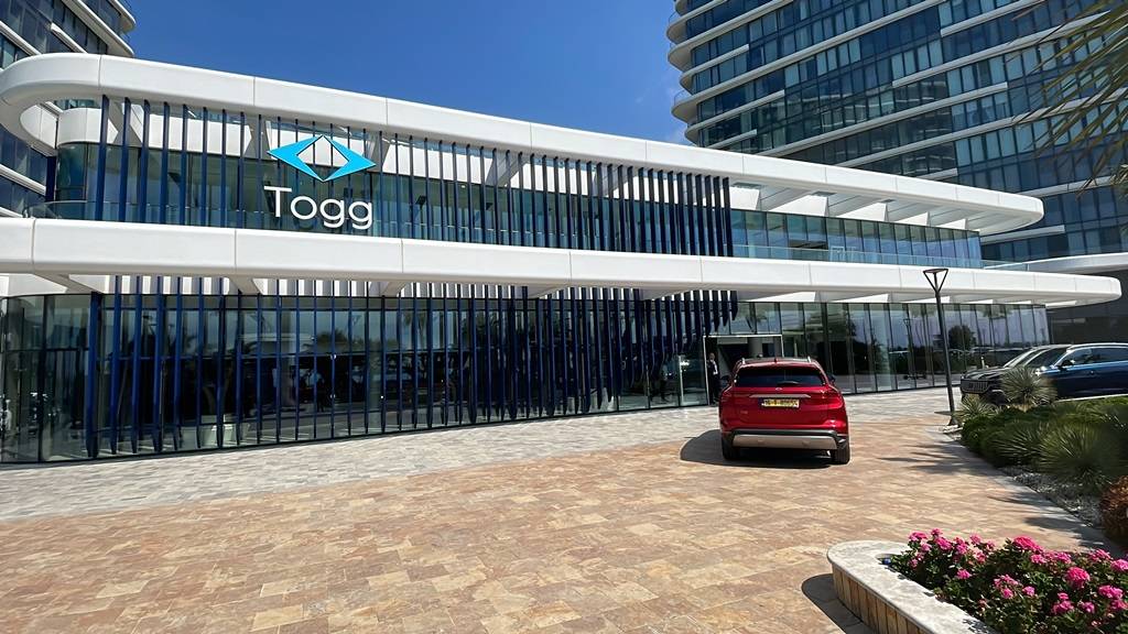 Togg'un T10X modelleri sahiplerine teslim edilmek üzere İstanbul'a gelmeye devam ediyor 11