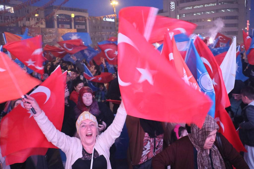 Cumhurbaşkanı seçimi 2. tur sonuçları tüm yurtta coşkuyla kutlandı 123
