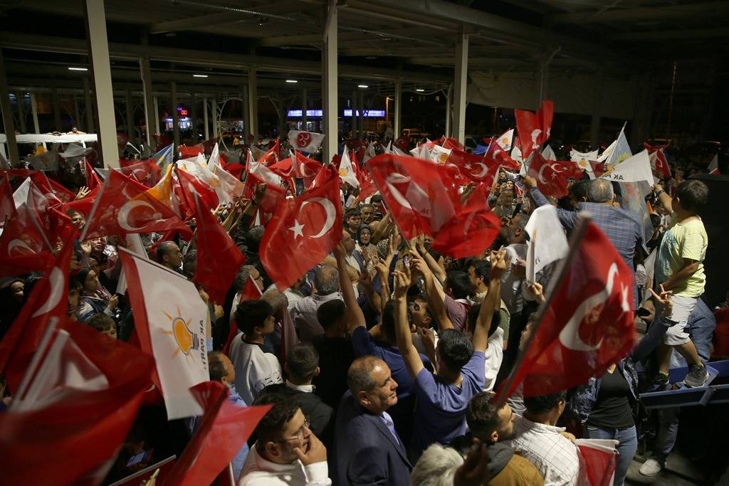 Cumhurbaşkanı seçimi 2. tur sonuçları tüm yurtta coşkuyla kutlandı 42