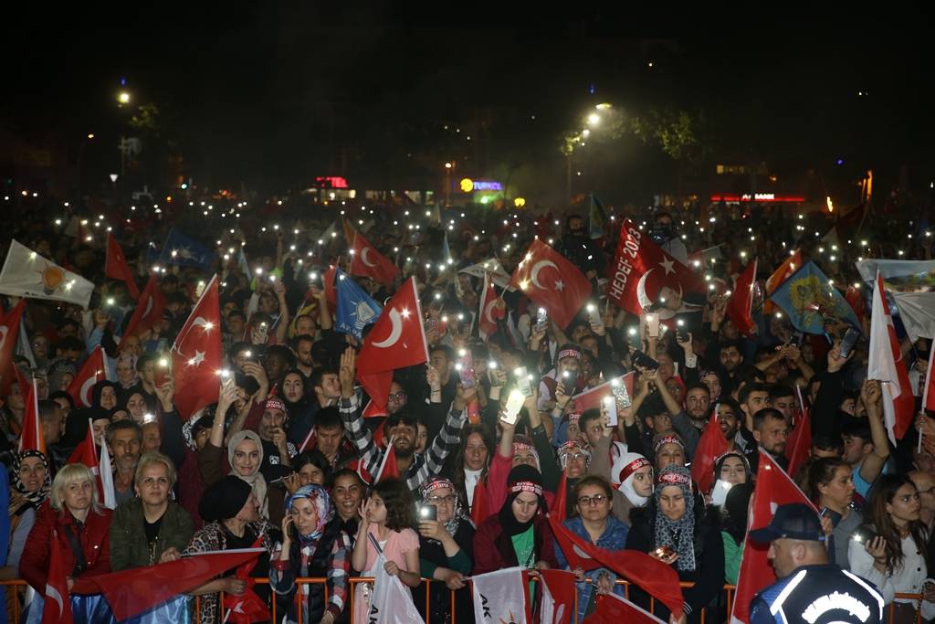Cumhurbaşkanı seçimi 2. tur sonuçları tüm yurtta coşkuyla kutlandı 77