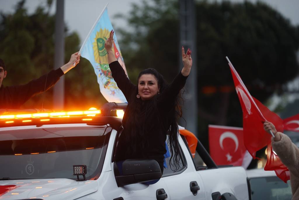 Cumhurbaşkanı seçimi 2. tur sonuçları tüm yurtta coşkuyla kutlandı 88