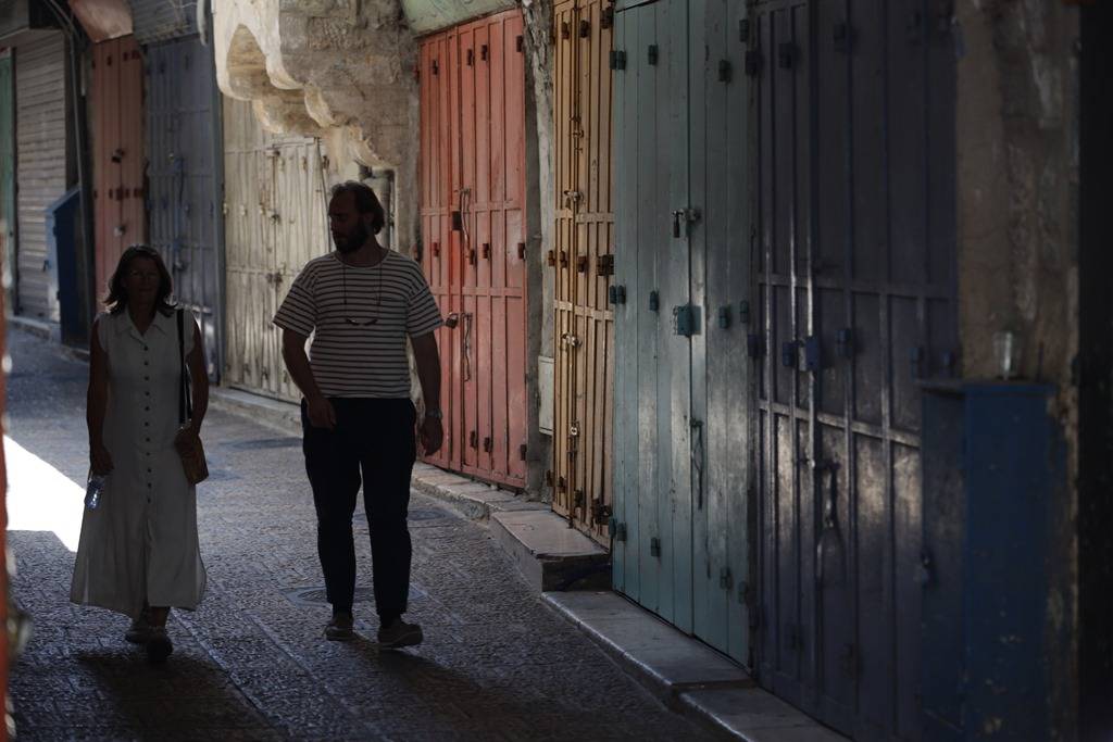 İsrail'in Cenin saldırısını protesto için Filistinliler Doğu Kudüs'te genel greve gidildi 17