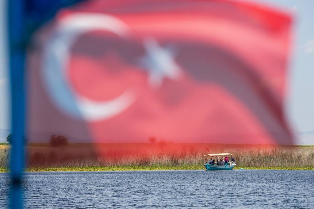 Beyşehir Gölü'nde nilüferler için tekne turları düzenleniyor 15