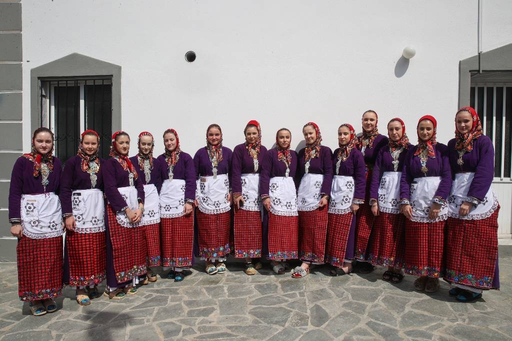 Batı Trakya'da Türk kadınları, Osmanlı döneminden kalma kıyafetleri yaşatmaya çalışıyor 19