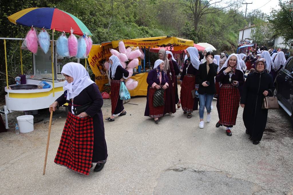 Batı Trakya'da Türk kadınları, Osmanlı döneminden kalma kıyafetleri yaşatmaya çalışıyor 24