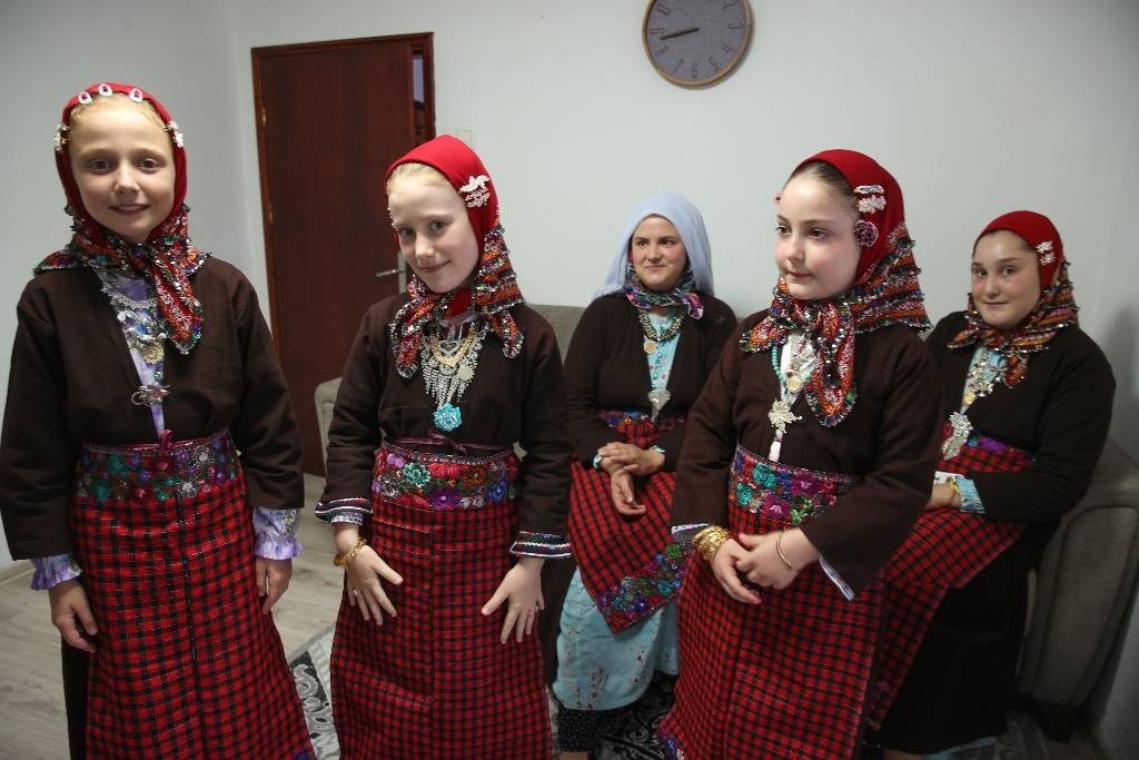 Batı Trakya'da Türk kadınları, Osmanlı döneminden kalma kıyafetleri yaşatmaya çalışıyor 27