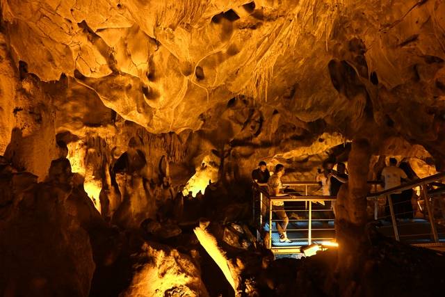 Doğal klima olan mağara ziyaretçi akınına uğradı 10