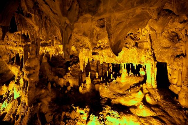 Doğal klima olan mağara ziyaretçi akınına uğradı 12