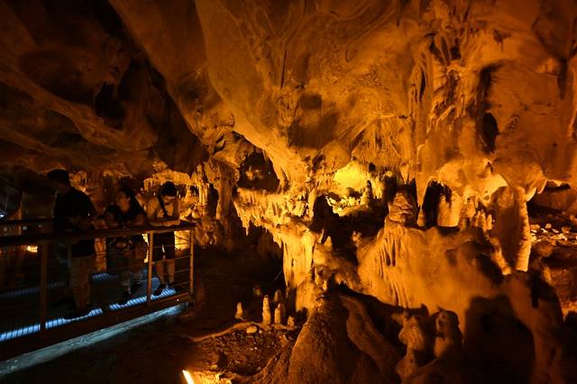 Doğal klima olan mağara ziyaretçi akınına uğradı 15