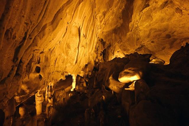 Doğal klima olan mağara ziyaretçi akınına uğradı 20
