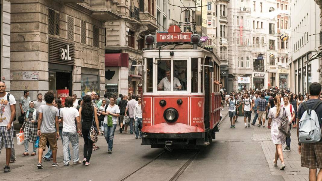 İstanbul'da hangi şehirden kaç kişi yaşıyor 8