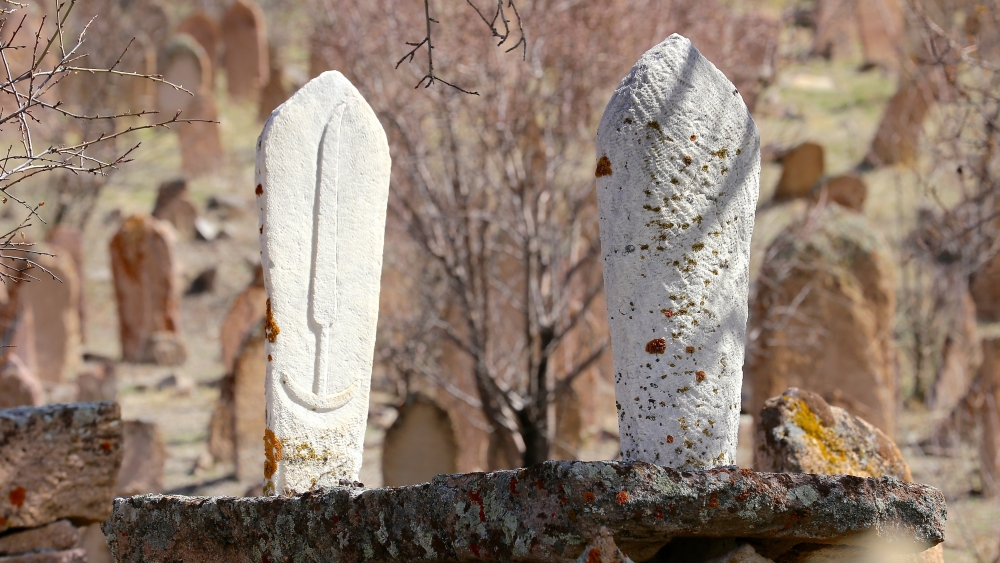 Tarihi Mezar Taşları Kültürel Zenginliğin İzlerini Taşıyor 2