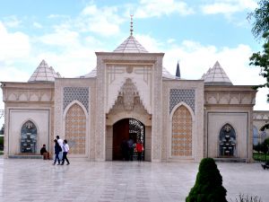 İstiklal Harbi Şehitliği'ne ziyaretçi akını