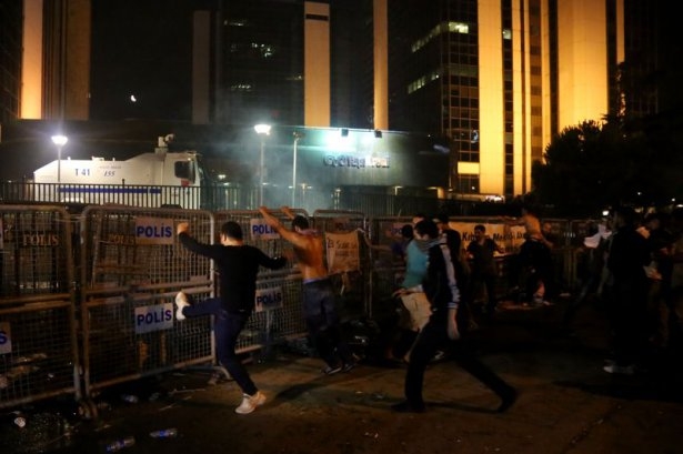 İstanbul'da binlerce kişi İsrail'i lanetledi 33