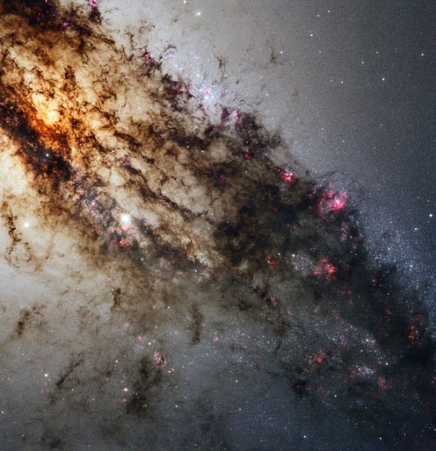 Hubble teleskopundan inanılmaz kareler 40