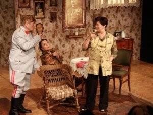 Aziz Nesin’in Oyunu Macarları Gülme Krizine Soktu