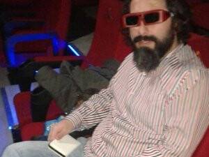 Salim Özdemir film izliyor