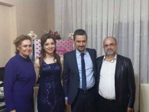 Başkan Kuntoğlu gençlerin yüzüklerini takmış