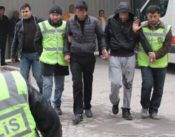 Yılbaşı hırsızları polise yakalandı