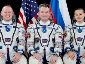 3 Astronot 6 Ay Sonra Karaya Ayak Bastı