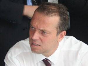 Cem Uzan İsviçre’yi Mahkemeye Verdi