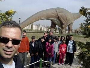 Özel öğrenciler 80 Binde Devr-i Alem Parkında